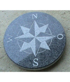 Dehner Granit-Kompassstein, Schwarz/grau, Ca. Ø40/4 Cm -Pflanzenbedarf Geschäft 3710902 BildM 001 KompassSteinKompassStein40Cm